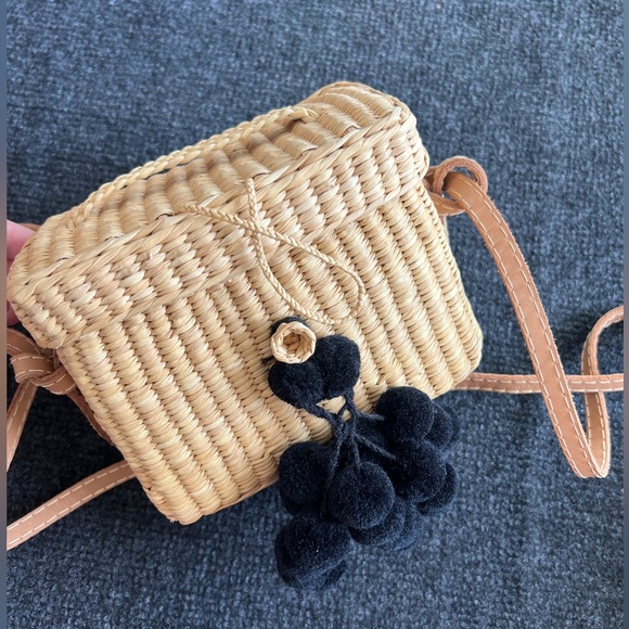 Nannacay baby roge pom pom straw bag - Picture 4 of 6